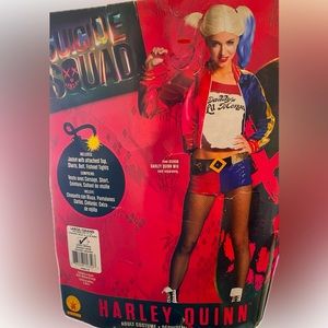 Women’s Deluxe Harley Quinn Sz L Costume Set INCLUDES THE WIG